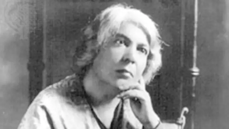 Ritratto fotografico di Grazia Deledda